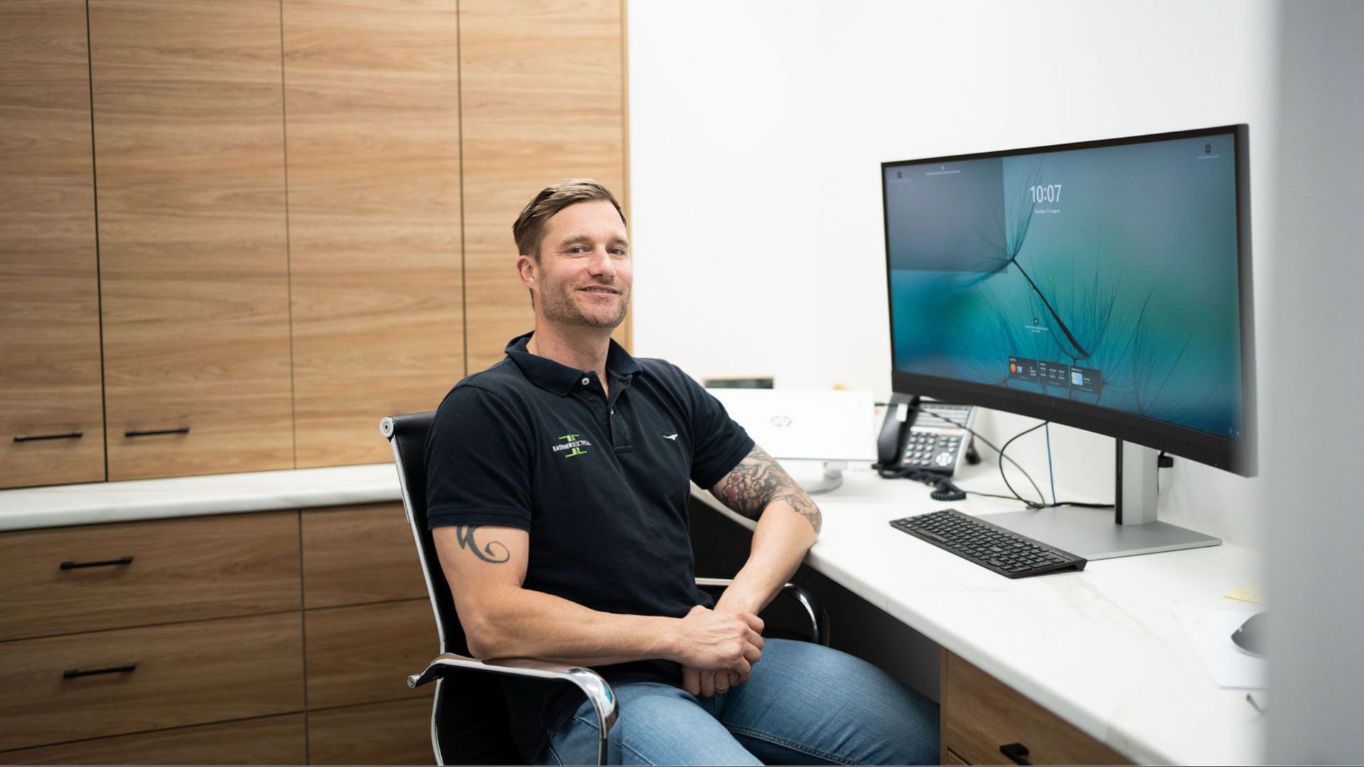 wollongong electrician ready to take a booking 