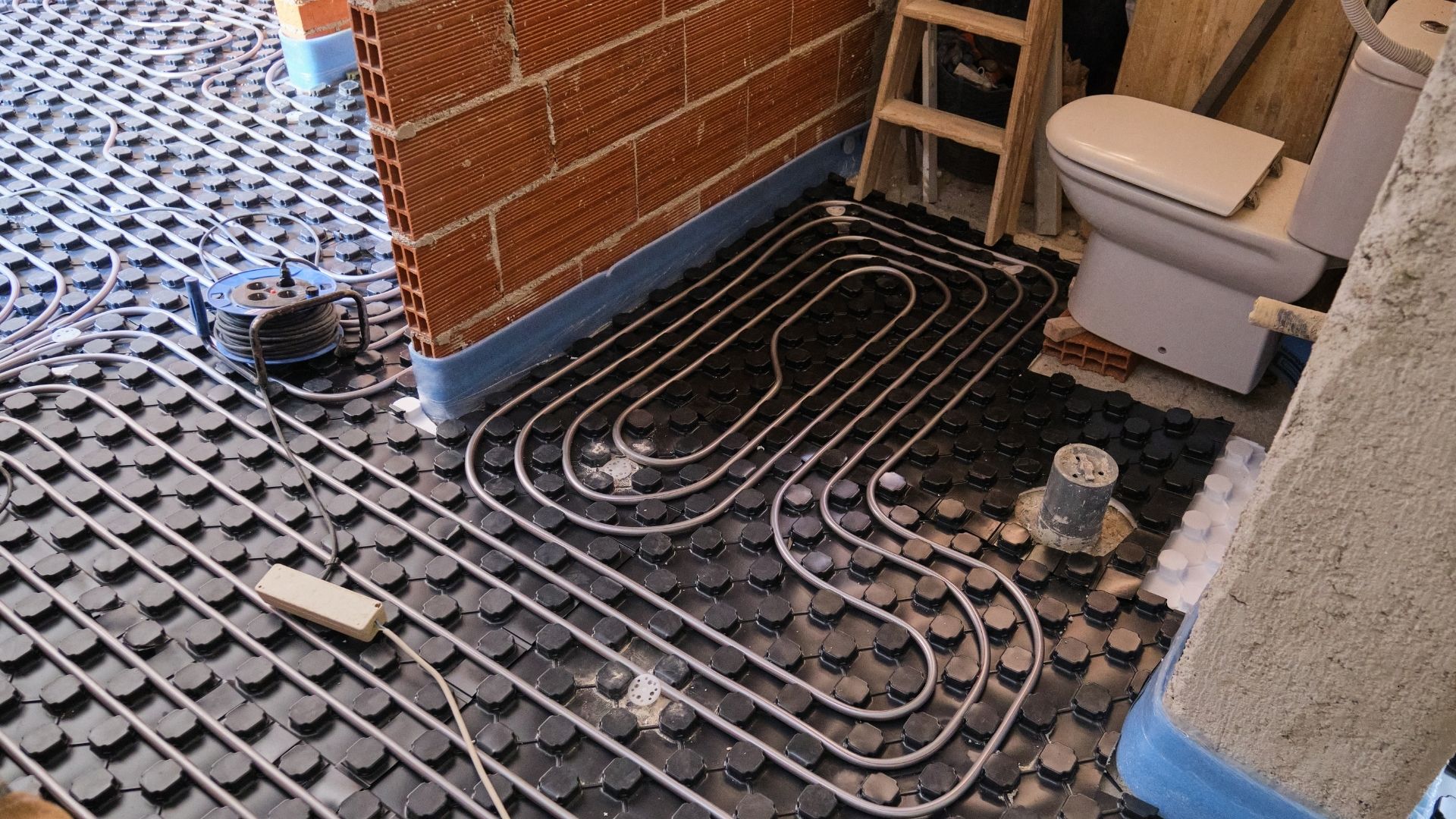 under floor heating in the bathroom